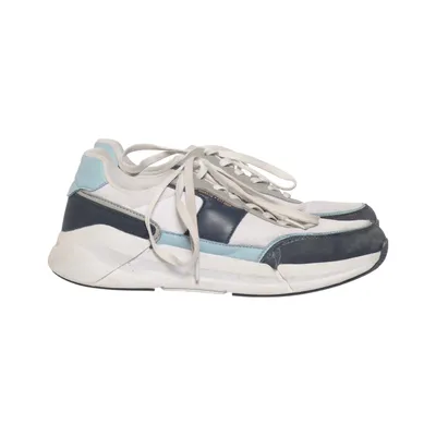 Trainers (Gray, Blue, White) from Iguassu