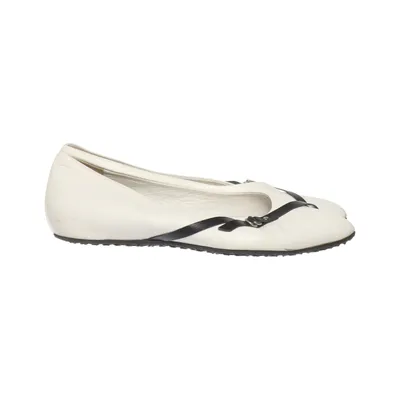 Ballet flats (White, Black) from Unisa