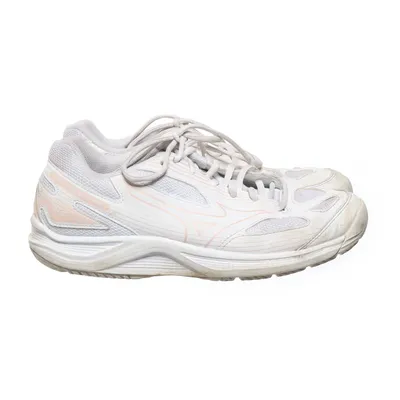 Trainers (White) from Mizuno