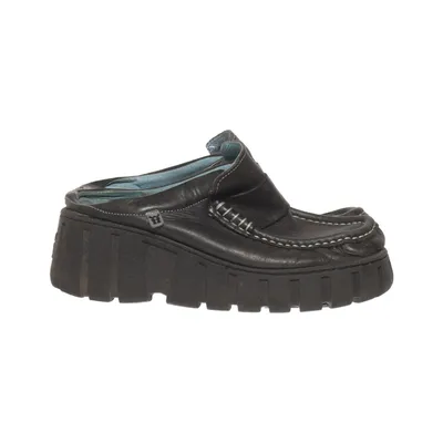 Loafers (Black) from MAG