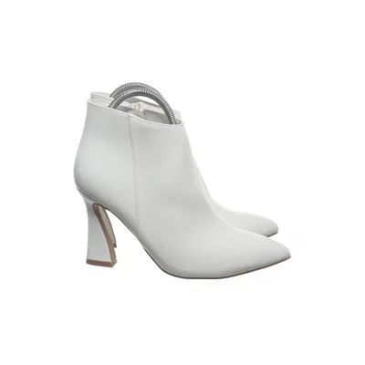 Stövletter (1A43BS2E2003) från Urban Revivo