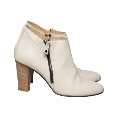 Bottes à talons (Beige) de GKM