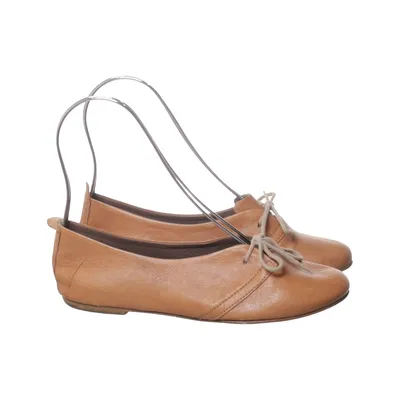Ballerina's (Bruin) van Lili Mill Leer