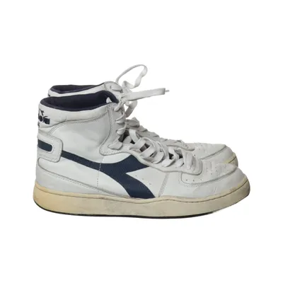 Basketball shoes (White, Blue) from Diadora