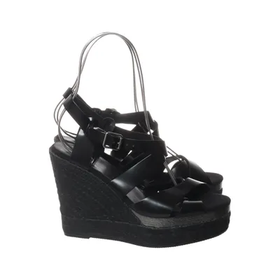 Wedges (Black) from Kanna