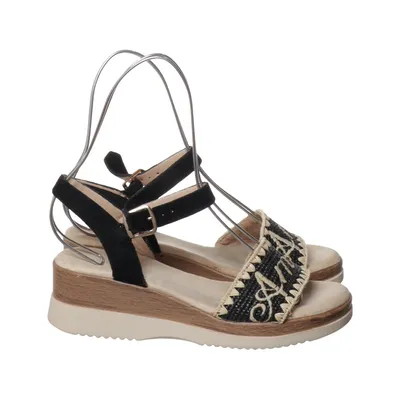 Sandals (Black, Beige) from Marquiiz