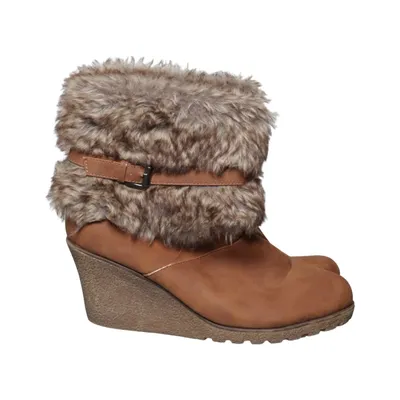 Wedges (Brown) from Jumex