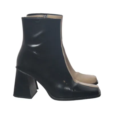 Heeled boots (Black, Beige) from Alohas