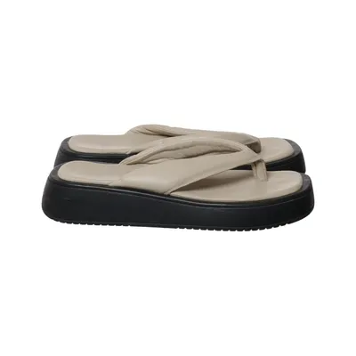 Flip-flops (Beige, Black) from Oysho Polyurethane