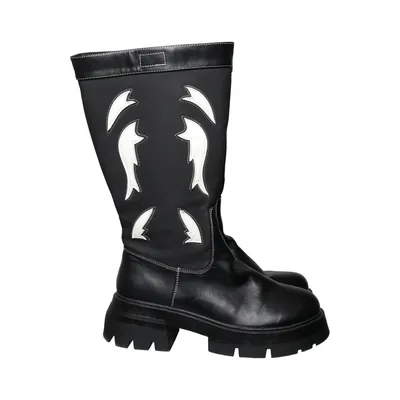 Bottes (Noir, Blanc) de Public Desire