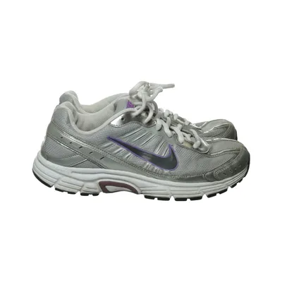 Running shoes (Dart 8) from Nike