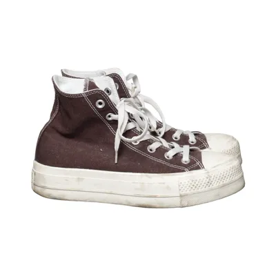 Tygskor (Svart, Vit, Röd) från Converse