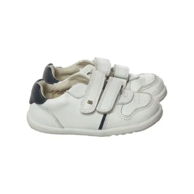 Sneakers (Riley) from Bobux Leather