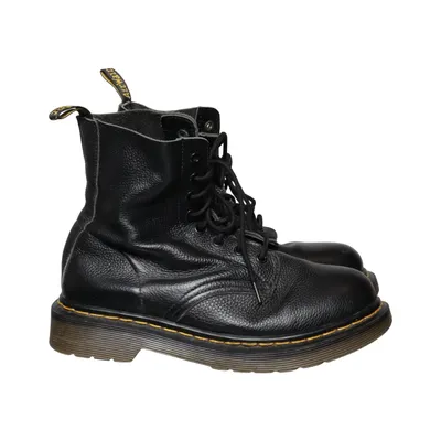 Laced boots (Black) from Dr. Martens