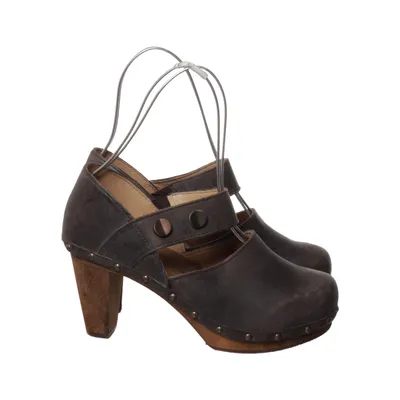 Clogs (Brown) from Sanita Leather