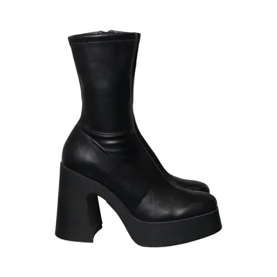 Heeled boots (Black) from Stradivarius