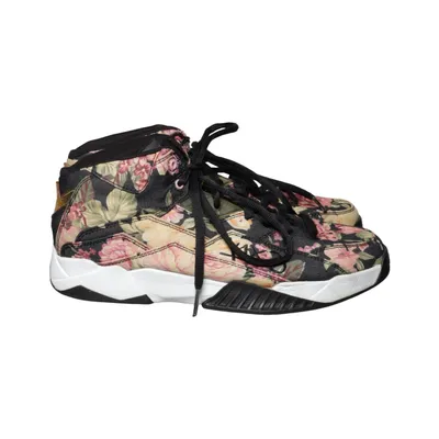 Trainers (Black, Multicolored) from K1X