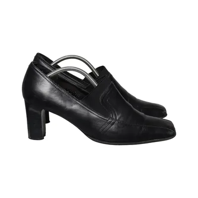 Pumps (Black) from Janet D.