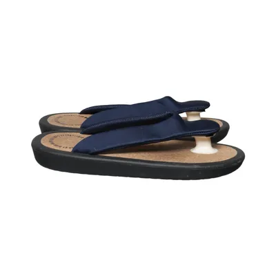 Tongs (Bleu, Beige, Noir) de Eytys