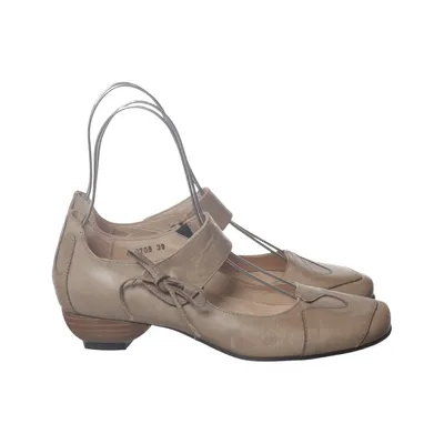 Ballet flats (Beige) from Hush Puppies