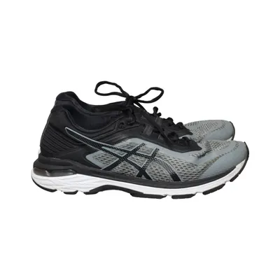 Running shoes (GT-2000 6) from Asics