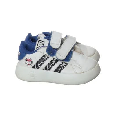 Baskets (Blanc, Bleu) de Adidas x Marvel