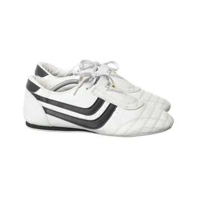 Wrestling shoes (Indoor Shoes) from Kwon