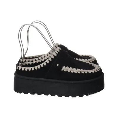 Slippers (Black, Beige) from Mou Leather