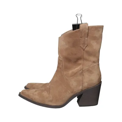 Cowboy boots (Beige) from Bershka
