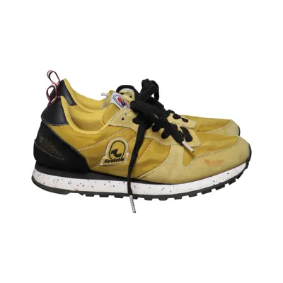 Sneakers (Yellow) from Invicta