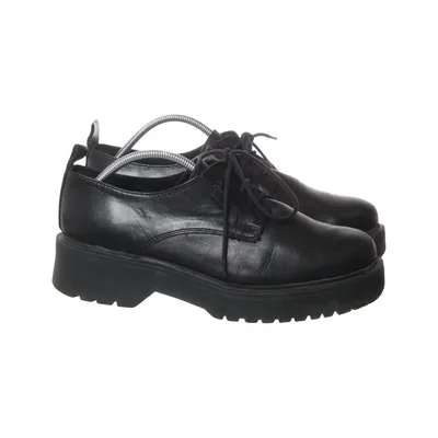 Derby Schnürer (Schwarz) von Another A