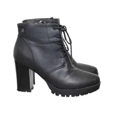 Heeled boots (Black) from Refresh