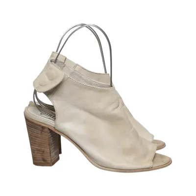 Muiltjes (Beige) van Ovyé Leer