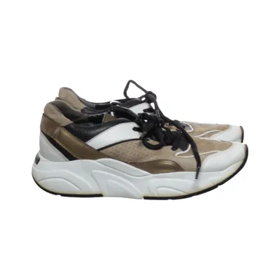 Trainers (Beige, Black, White) from Lodi