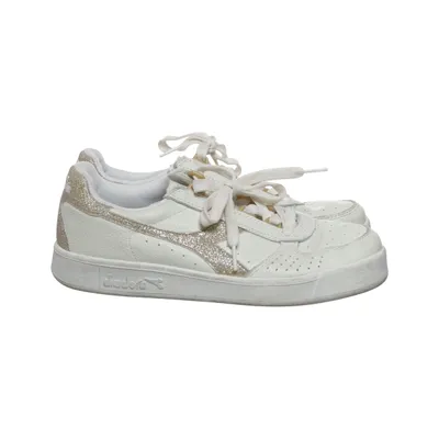 Trainers (White, Gold) from Diadora