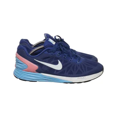 Running shoes (Lunarglide 6) from Nike