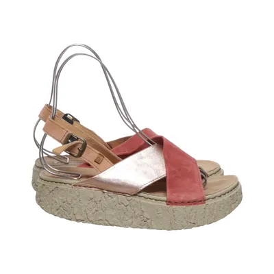 Chaussure compensées (Rose, Or, Beige) de El Naturalista