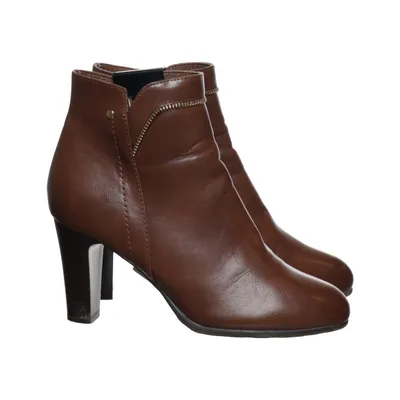 Heeled boots (Brown) from Linea Loresi