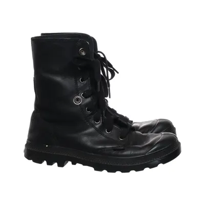 Laced boots (Black) from Palladium