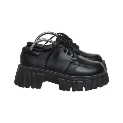 Laced boots (Black)