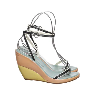 Kilklackar (Blå, Gul, Beige) från Miu Miu Skinn