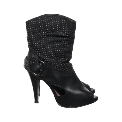 High Heels (Schwarz) von Laura Scott