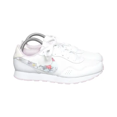 Trainers (Venturer) from Nike