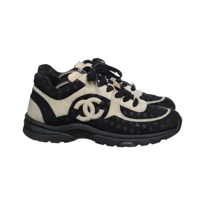 Baskets (Noir, Beige) de Chanel