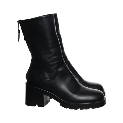 Boots (Black) from Strategia