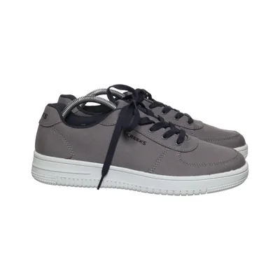 Sneakers (Gray) from Creeks