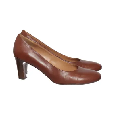 Pumps (Brown) from Lottusse
