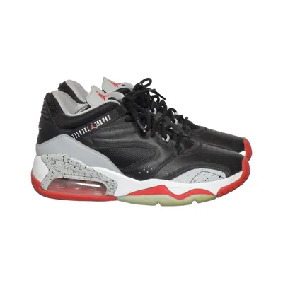 Basketball shoes (Point Lane "Black Cement") from Jordan