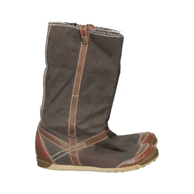 Boots (Brown) from Pat Calvin