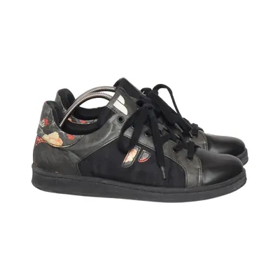 Sneakers (Sort) fra Paprcuts